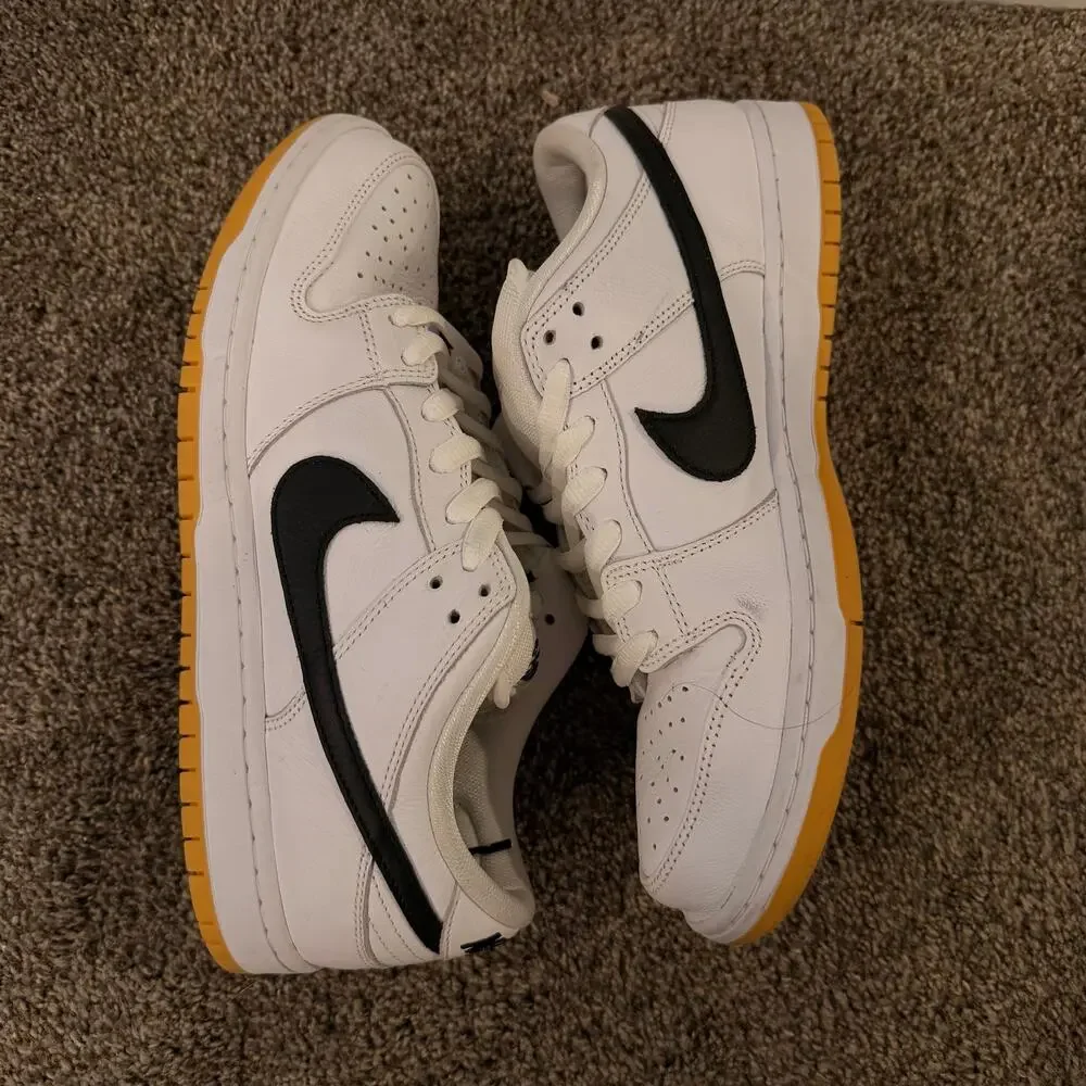 NIKE Men's SB Dunk Low White and Gum Light Brown Shoes Size 11